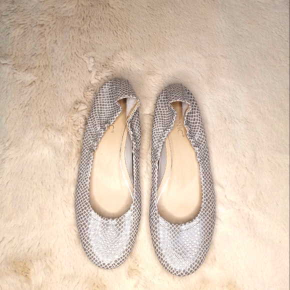 Vionic Alexa Lizard Classic Gray Silver Snakeskin Bohemian Neutral Ballet Flats - Picture 2 of 7